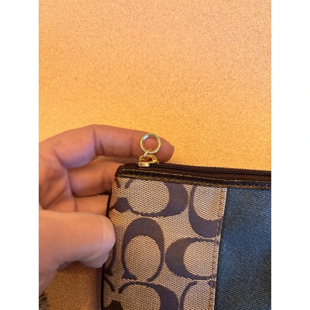 Coach Signature 